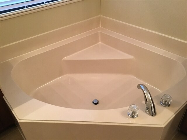 Building Photo - 1545 Amaryllis Cir