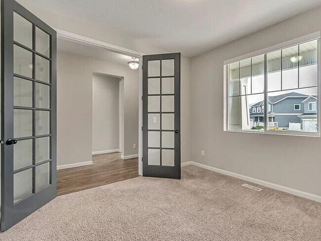 Building Photo - 3 Bedroom 2.5 Bathroom Home in Lehi!