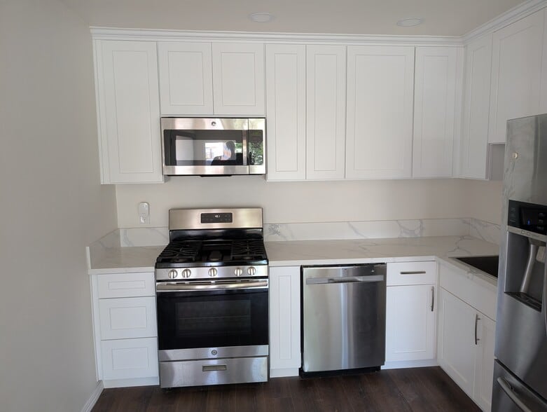 Unit A - Kitchen (back) - 5011 Stacy St