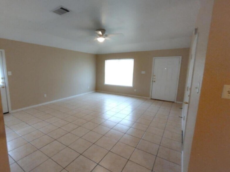 Building Photo - 1619 Pima Trail