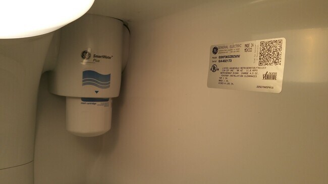 Building Photo - 409 S Broadway Ave