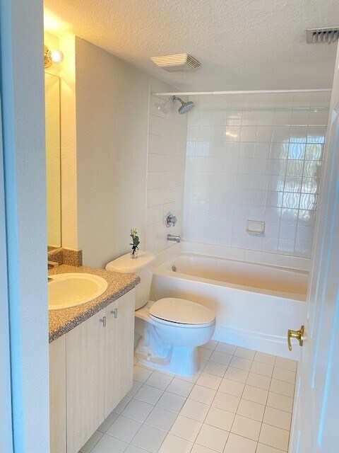 Bathroom shower - 1801 N Flagler Dr