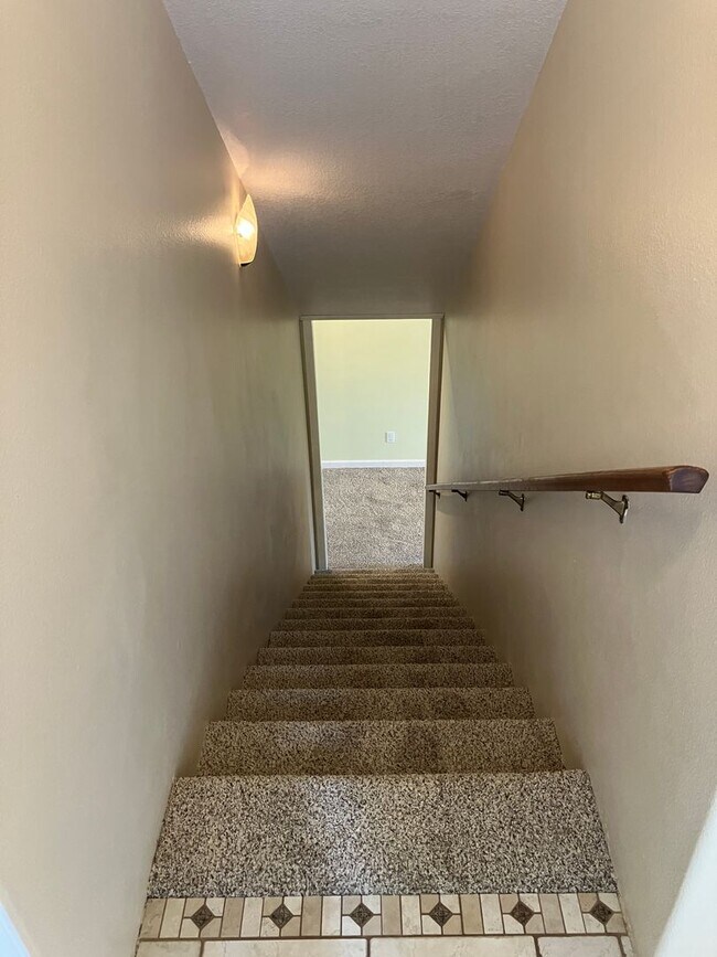 Building Photo - 3096 Deering Dr NW