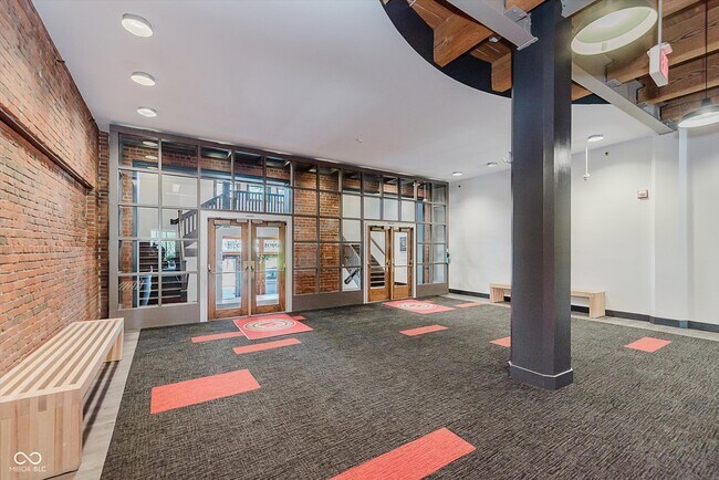 Building Photo - 430 N Park Ave