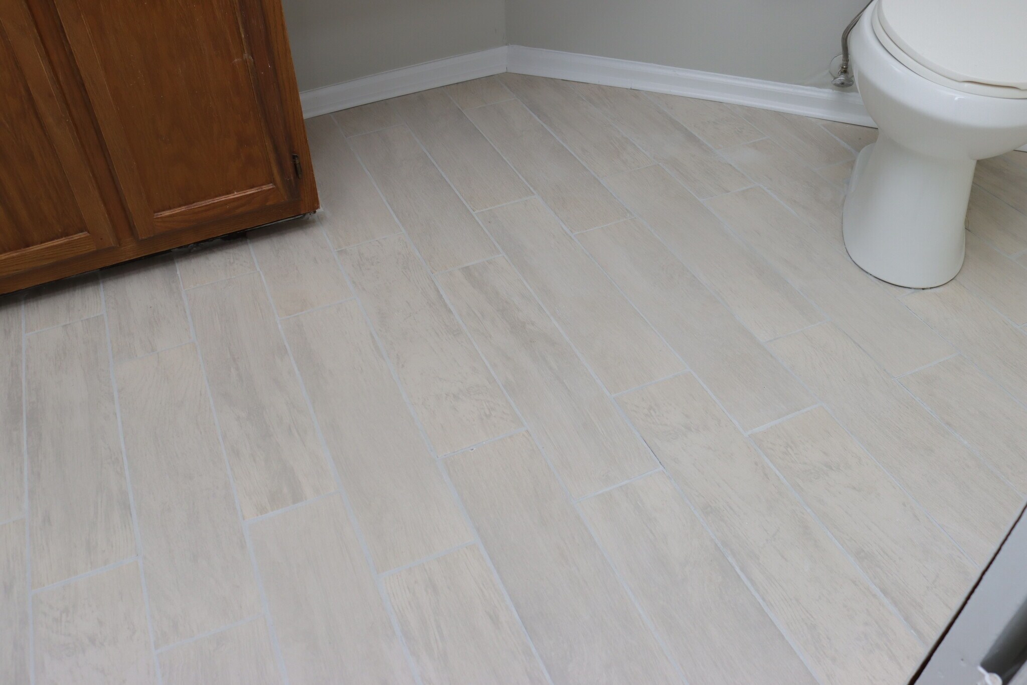 Upstairs Bathroom - New Tile ( May 2020) - 1057 Stones Throw Dr NW