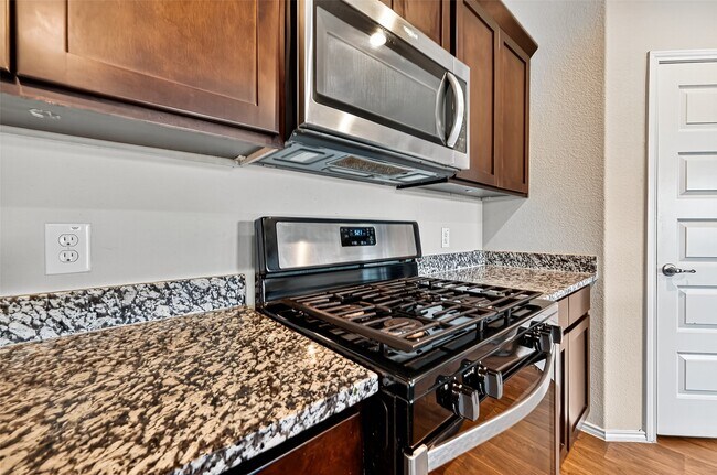 Building Photo - 1610 Bear Spring Dr