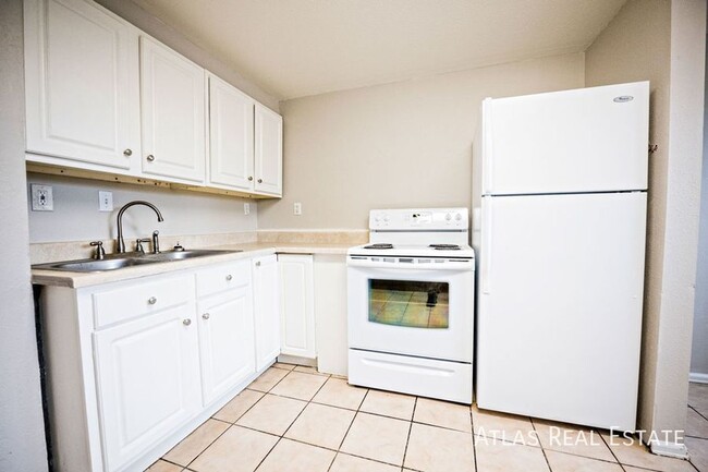 Building Photo - Great Affordable 2 Bed and 1 Bath! Brand N...