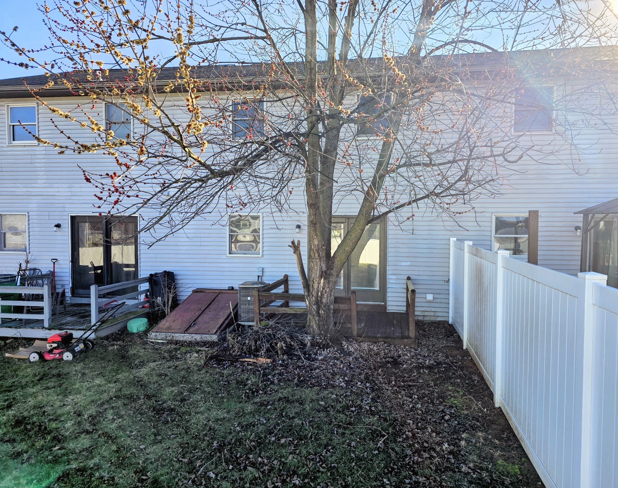 Building Photo - 137 Millview Ct