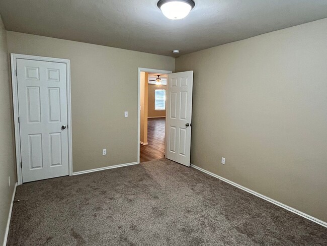 Building Photo - Wonderful 3 Bed 2 Bath Home in Moore
