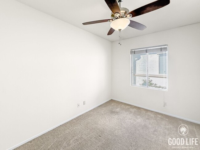 Building Photo - Modern 3-Bedroom Home with Backyard, Beaut...