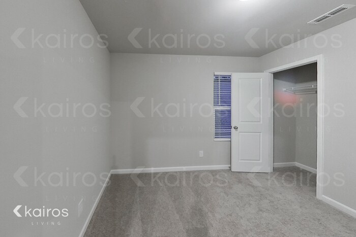 Building Photo - 247 Hawthorn Trail