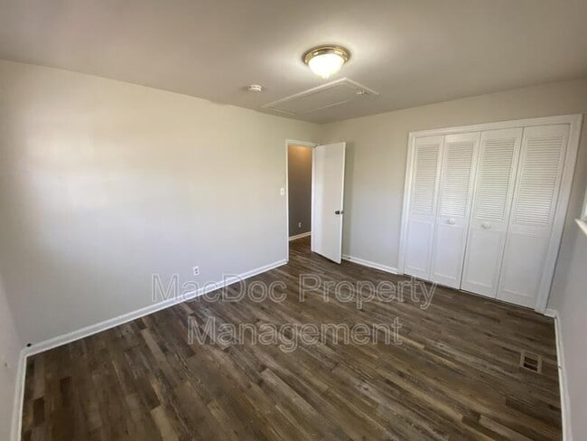Building Photo - 155 Longstreet Ave
