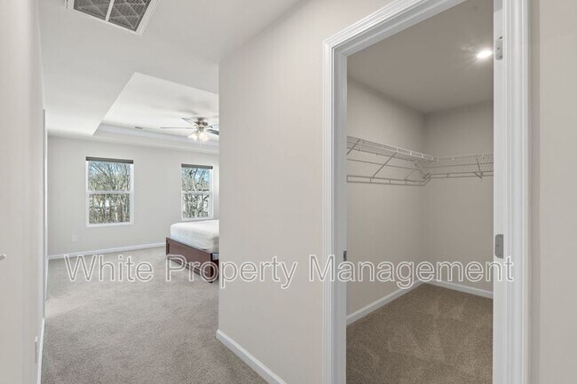 Building Photo - 4743 Darcey Wy