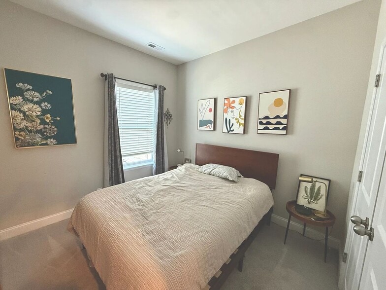 Building Photo - 407 Grey Reagan Trail