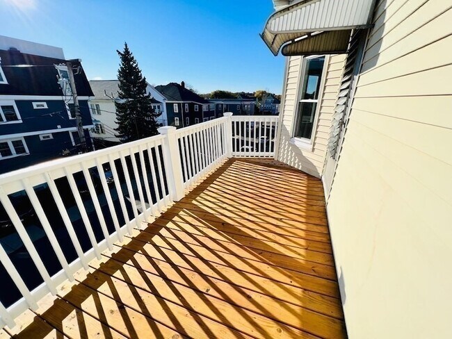 Building Photo - 22 Gardena St