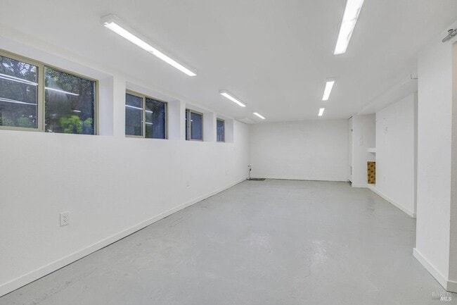 Building Photo - 407 Sherman St