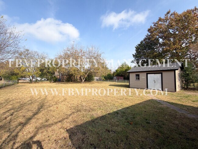 Building Photo - 509 Lake Park Ave