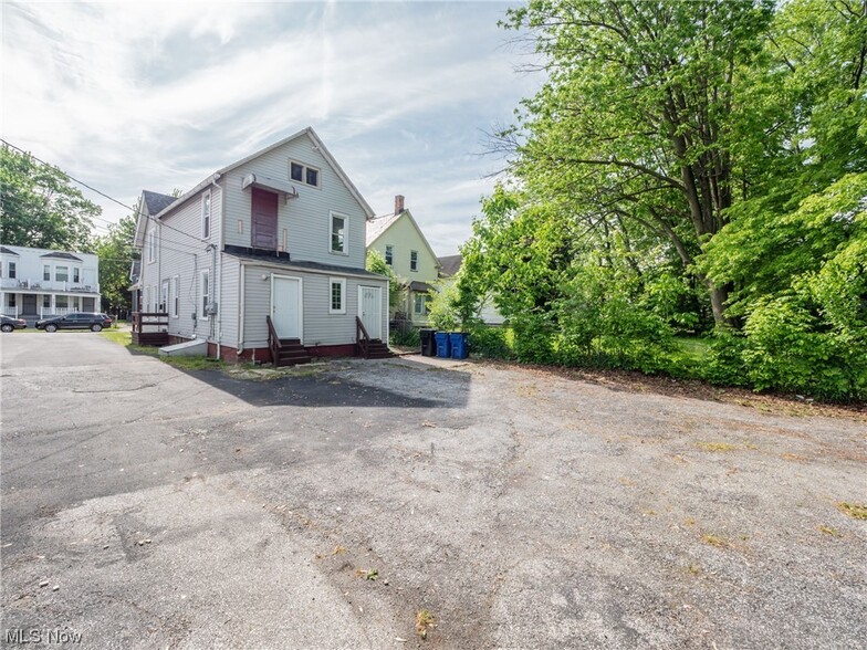 Building Photo - 2112 W 93rd St