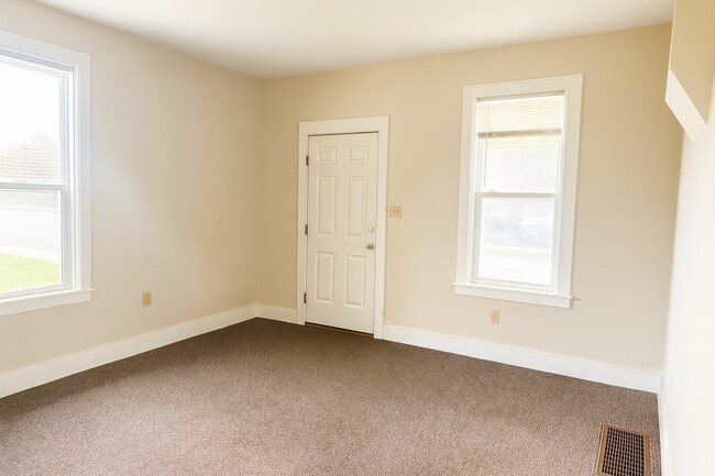 Building Photo - 816 Market