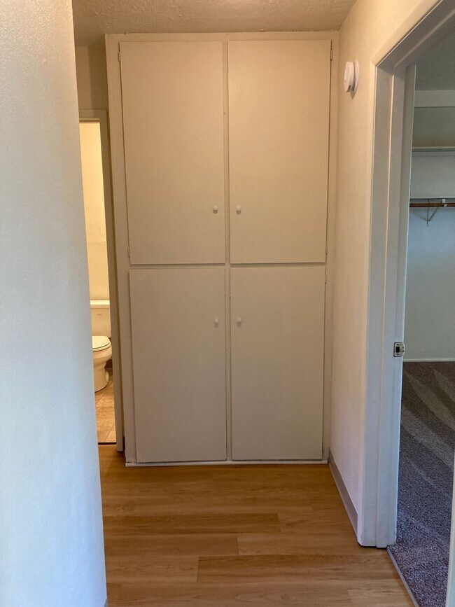 Building Photo - (WLO) 2 Bed/1 Bath Near Campus