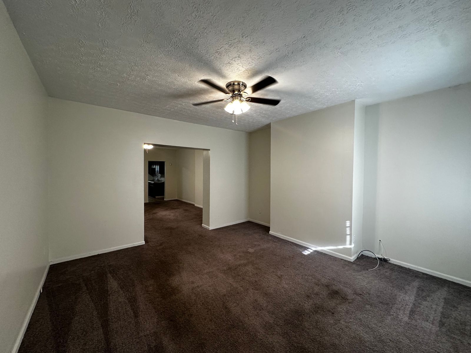 Building Photo - 913 Oakwood Ave