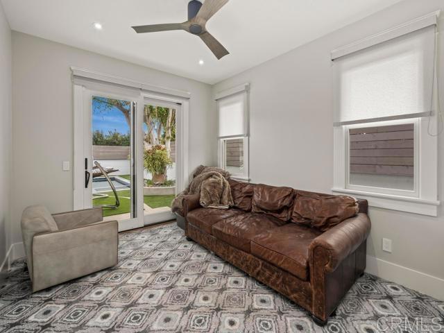 Building Photo - 1027 G Ave