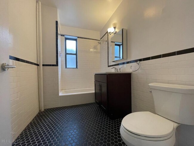 Building Photo - 2 bedroom in ASTORIA NY 11105