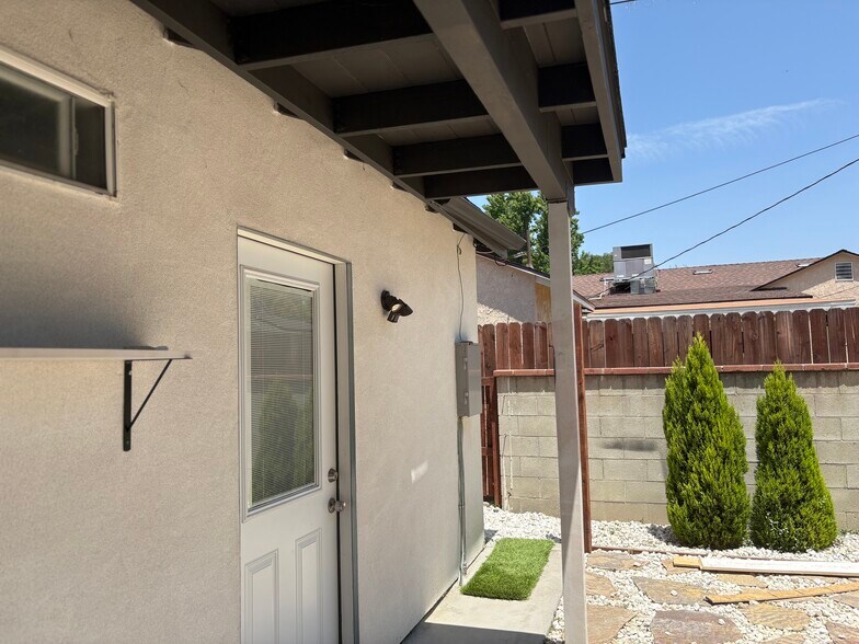 Building Photo - 7346 Ruffner Ave