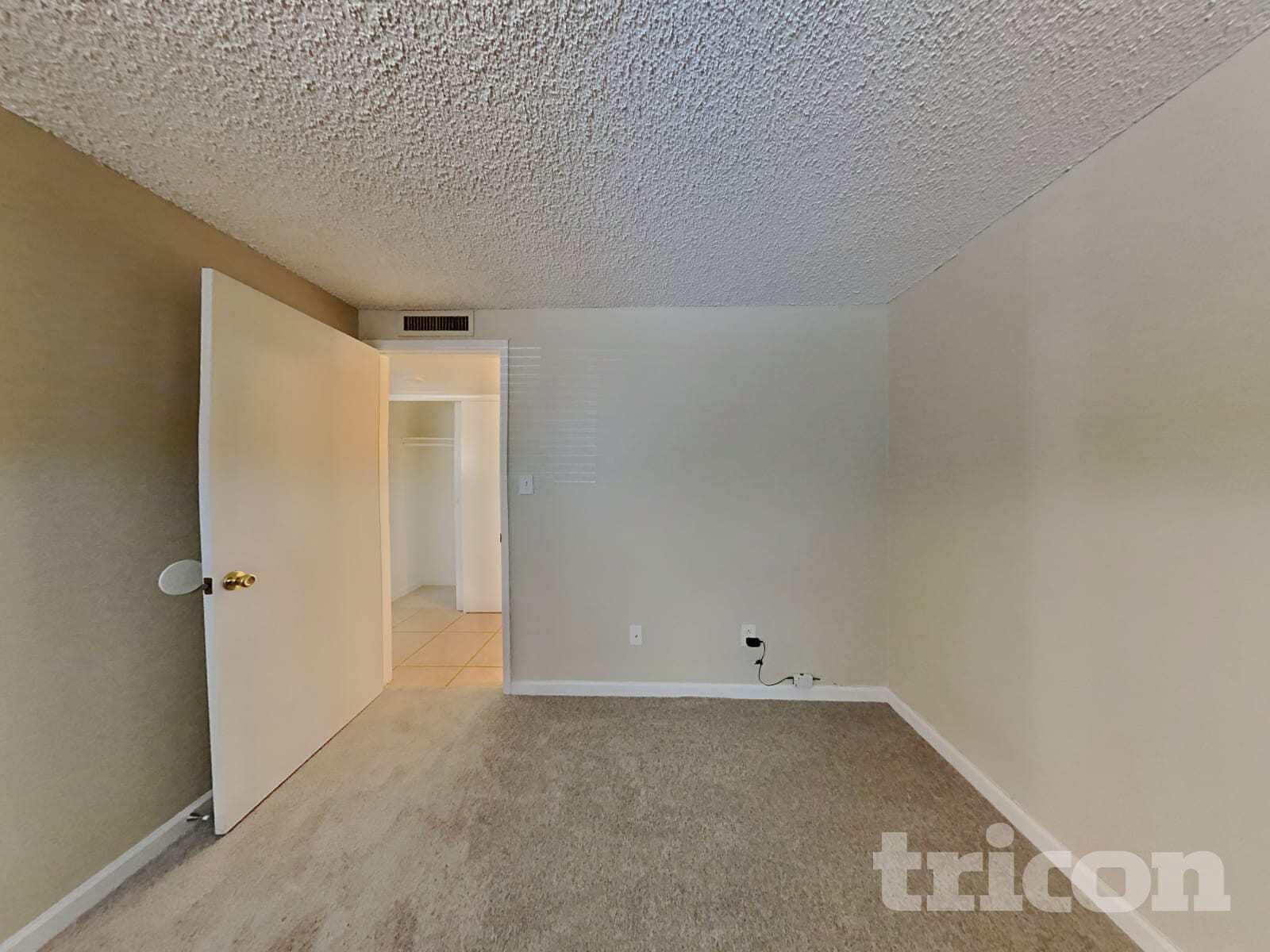 Building Photo - 3830 W Royal Palm Rd