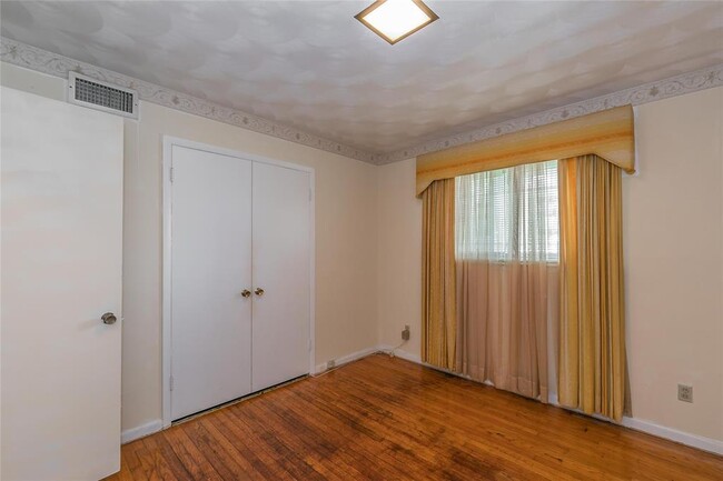 Building Photo - 4341 Kolloch Dr