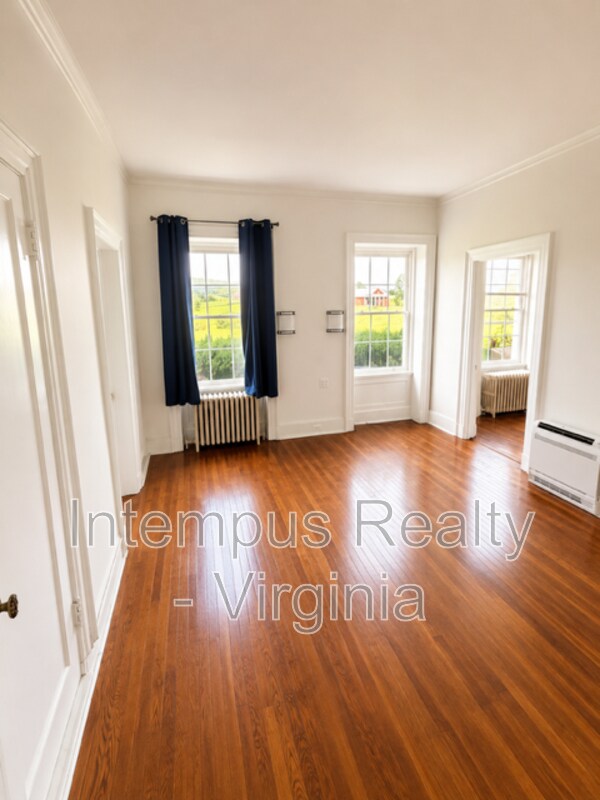 Building Photo - 7296 Fenton Farm Ln