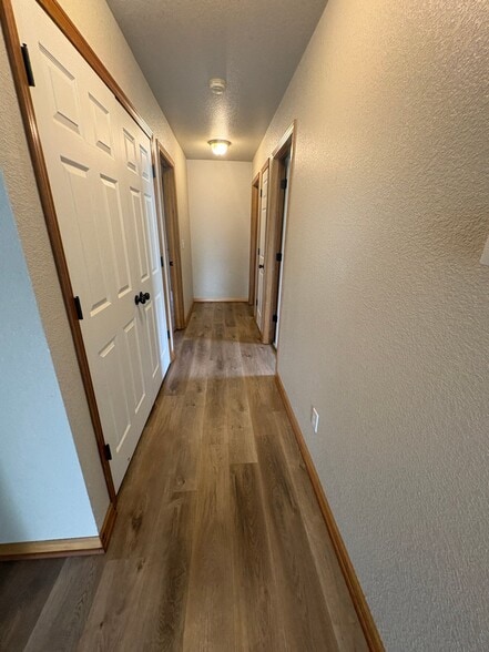 Building Photo - 107 SW Rock Gdn Ln