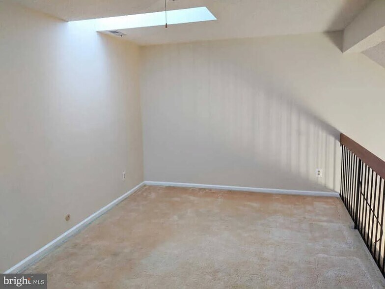 Building Photo - 104 Cavalry Ct