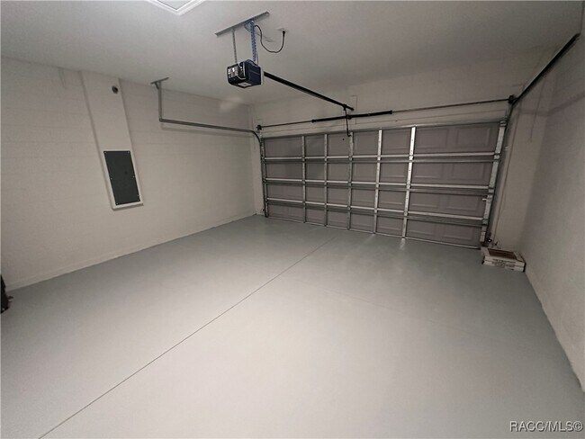 Building Photo - 8773 N Muller Way