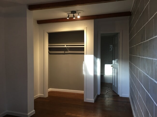 Building Photo - 178 Muerdago Rd