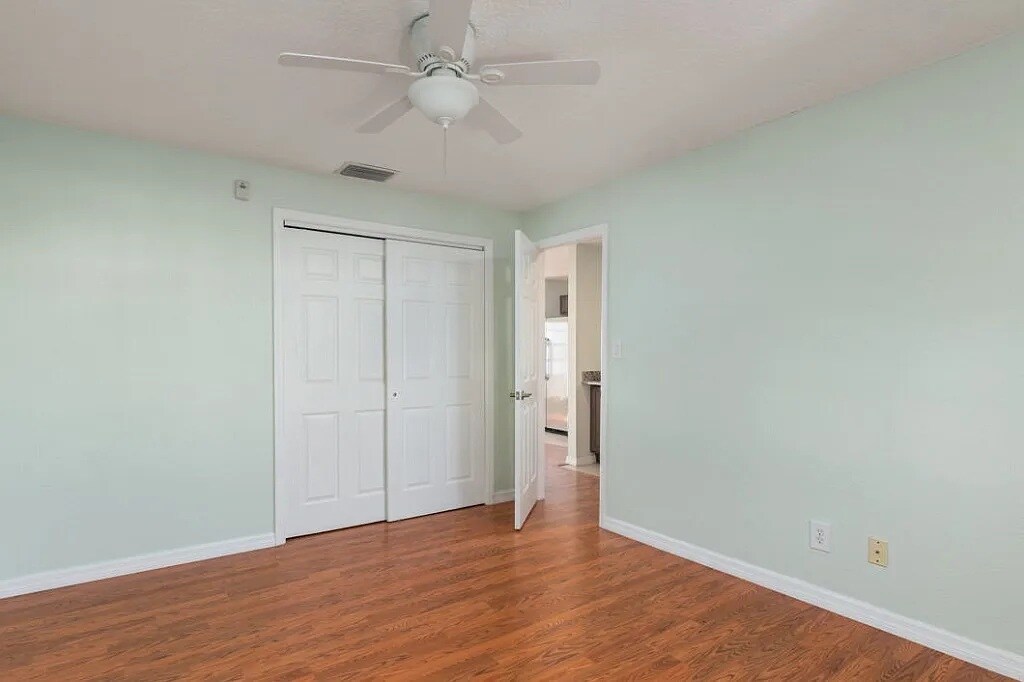 Building Photo - 4858 Coquina Key Dr SE
