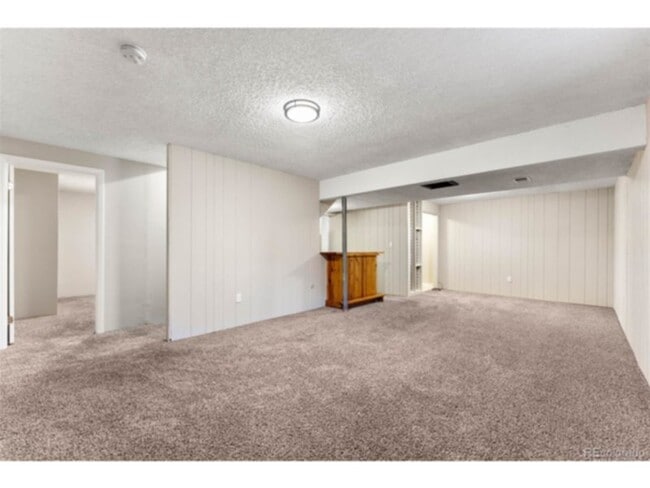 Building Photo - 7073 S Elm St