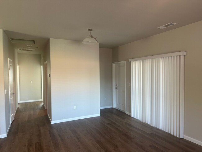 Building Photo - Wood Ranch Apartments 506