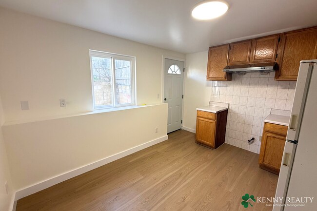 Building Photo - Remodeled 4BR/2BA Home w/ Dual Kitchens + New Appliances — Daly City