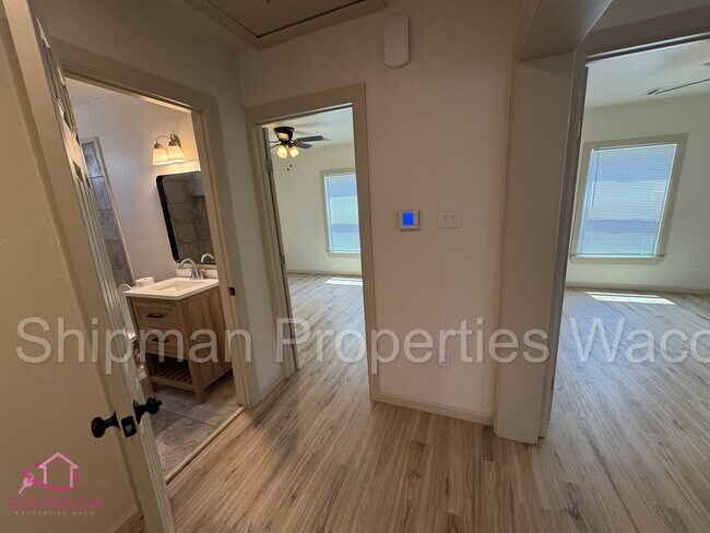 Building Photo - 2610 Webster Ave