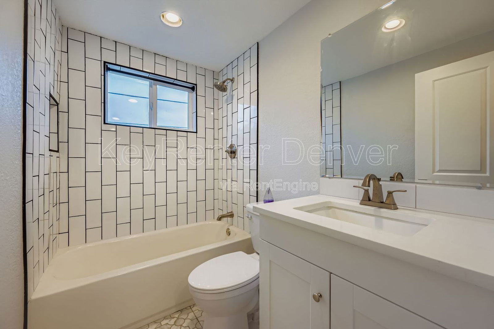 Building Photo - 2356 S Linden Ct