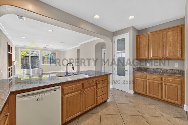 Building Photo - Spacious 3-Bed, 2-Bath Retreat on Charm Way