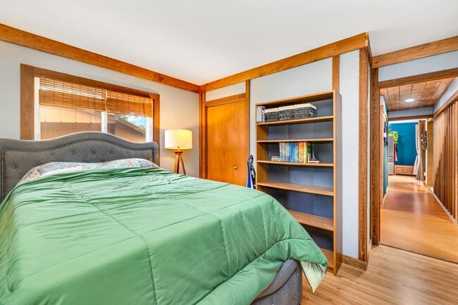 Building Photo - 4400 Valley Rd