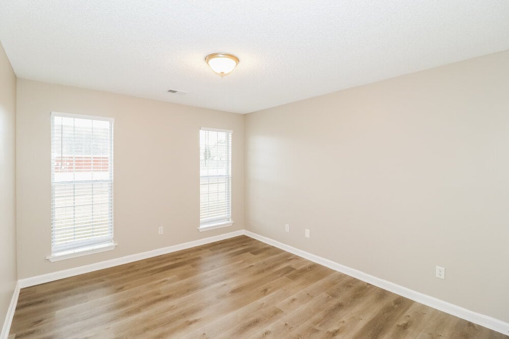Building Photo - 6499 Sandbourne E