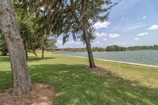 Building Photo - 18800 Egret Bay Blvd