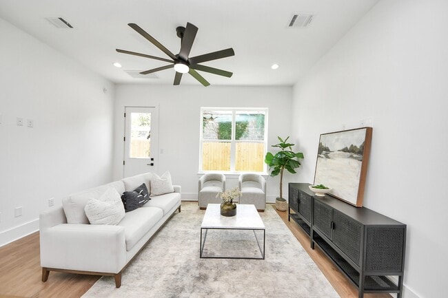 Building Photo - 5029 Broom St