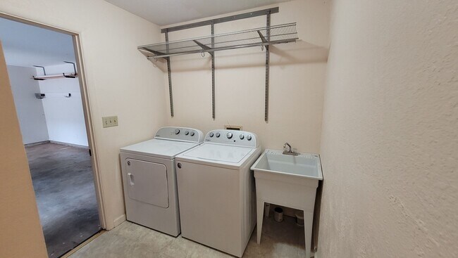 Building Photo - Spacious 5 Bedroom 3 Bath Duplex House w/ 2 car Garage and Gated Driveway in Mililani
