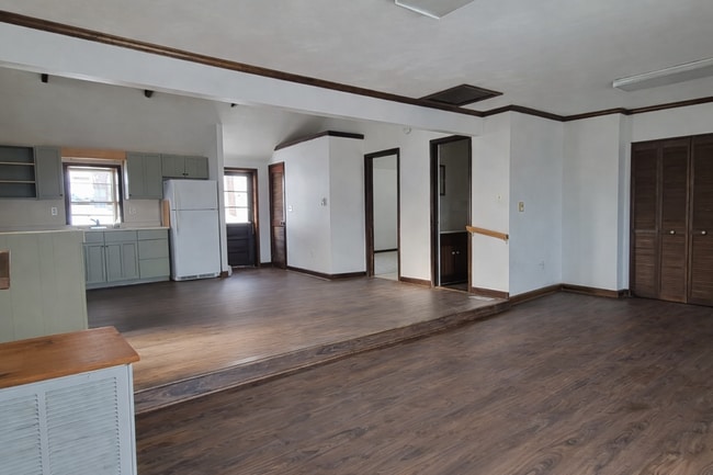 Building Photo - 7007 Edgemont Rd