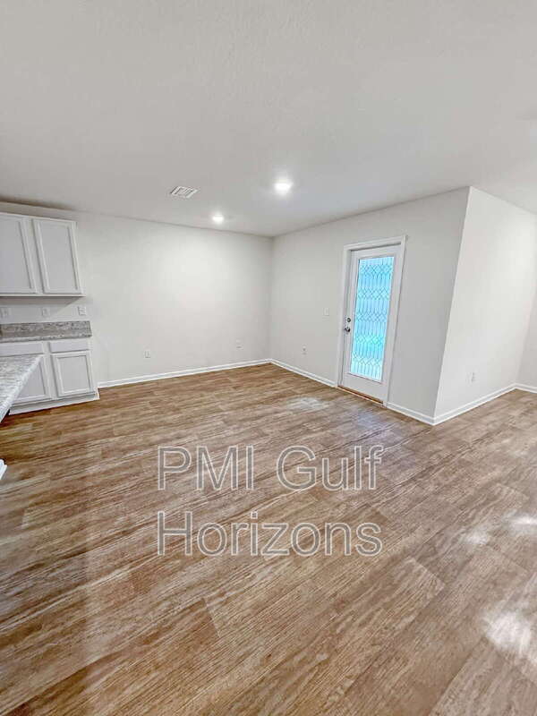 Building Photo - 7469 Steeplechase Blvd
