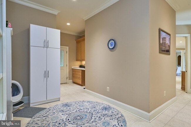 Building Photo - 7841 Montvale Way